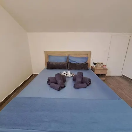 Lydia's Cozy House Апартаменты Парадейси